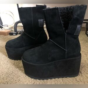 Dolls Kill NEVER WORN Darker Wavs Atmosphere Fleece Lined Suede Platform Boots